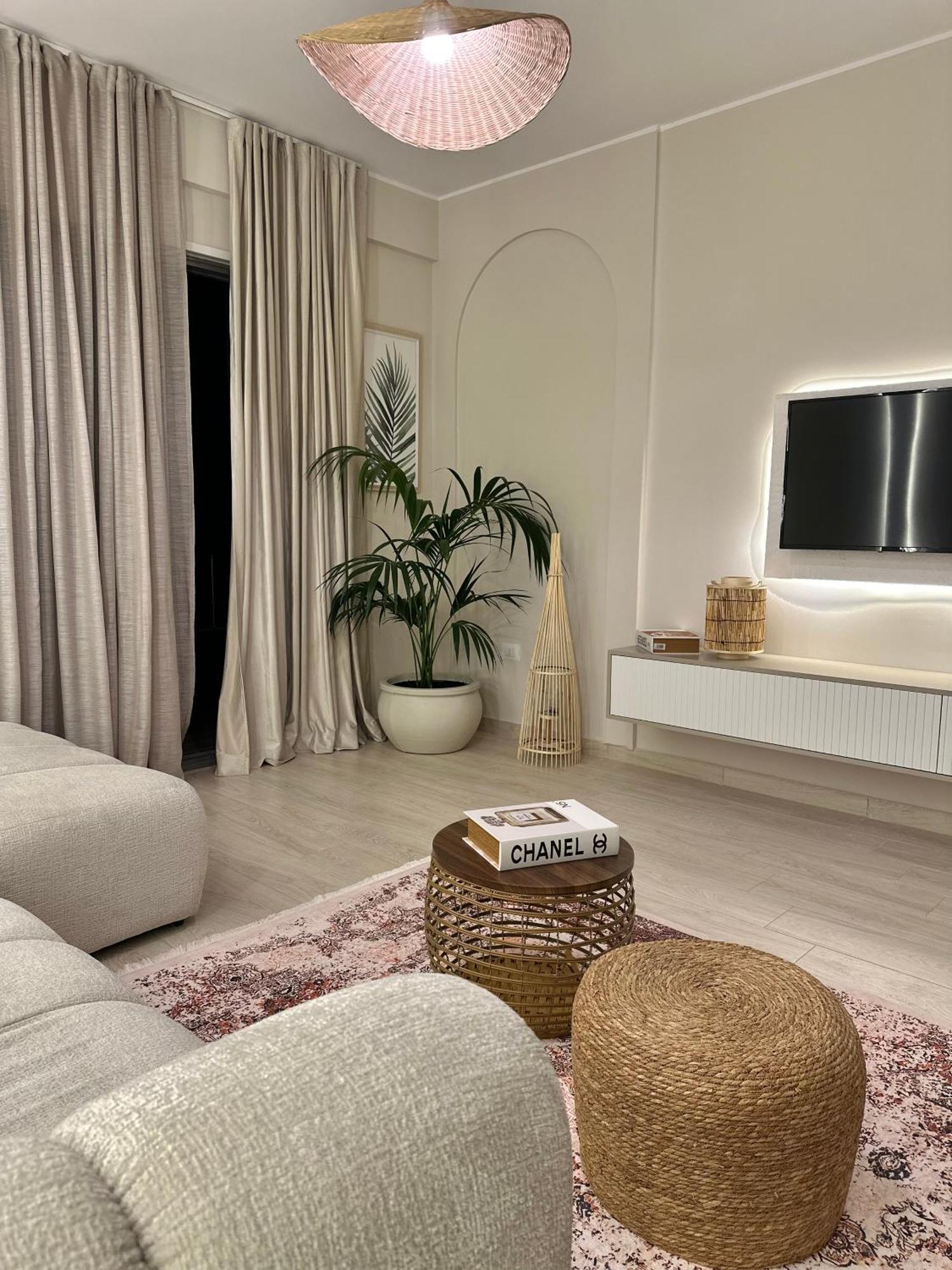 Lungomare Luxury Sea View Apartaments Avlonya Dış mekan fotoğraf