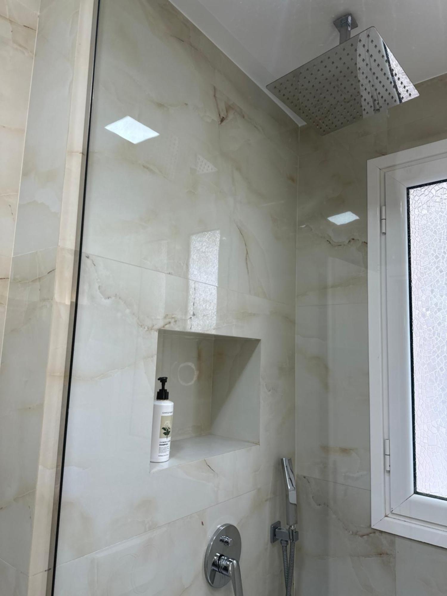 Lungomare Luxury Sea View Apartaments Avlonya Dış mekan fotoğraf