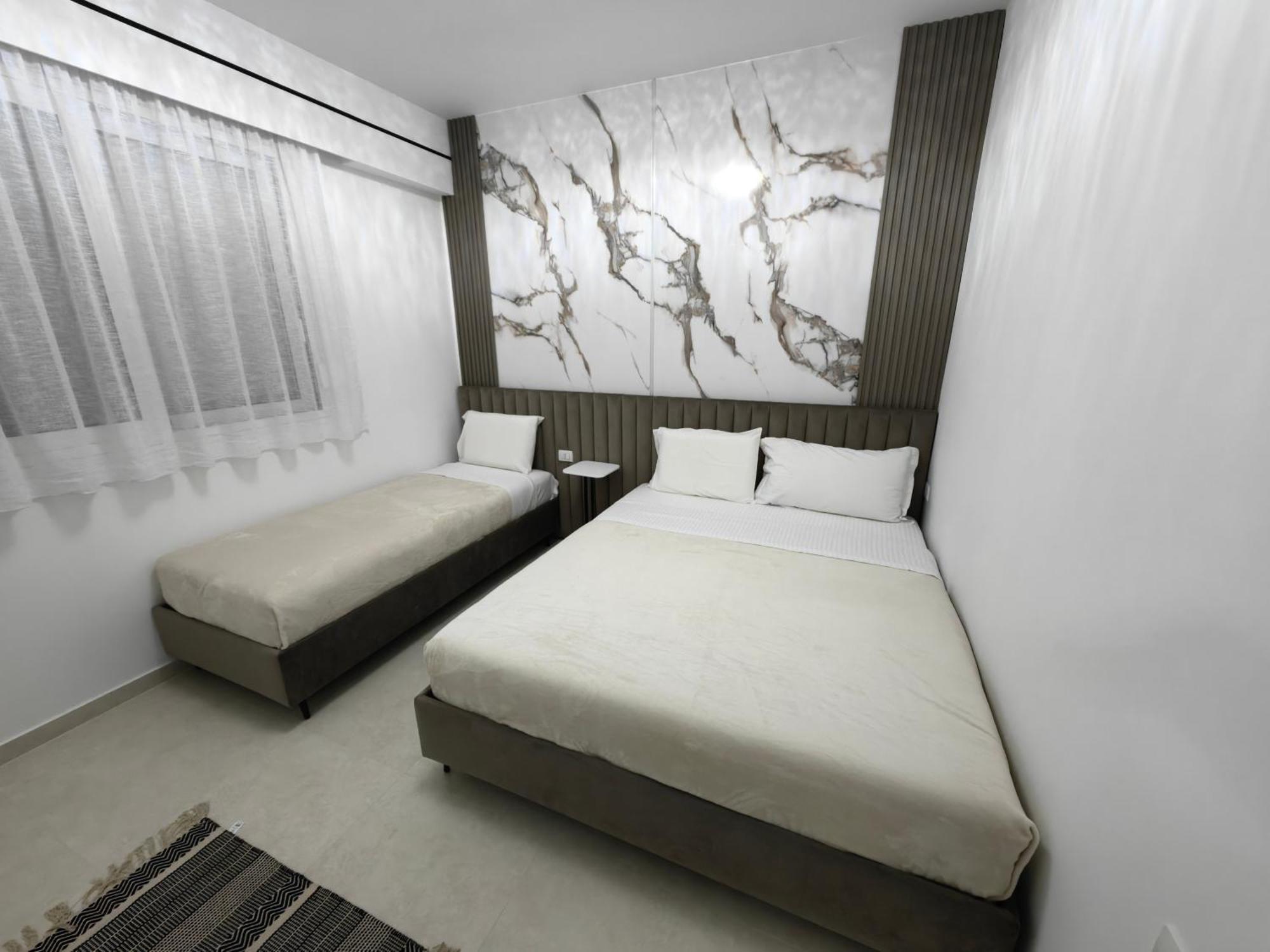 Lungomare Luxury Sea View Apartaments Avlonya Oda fotoğraf