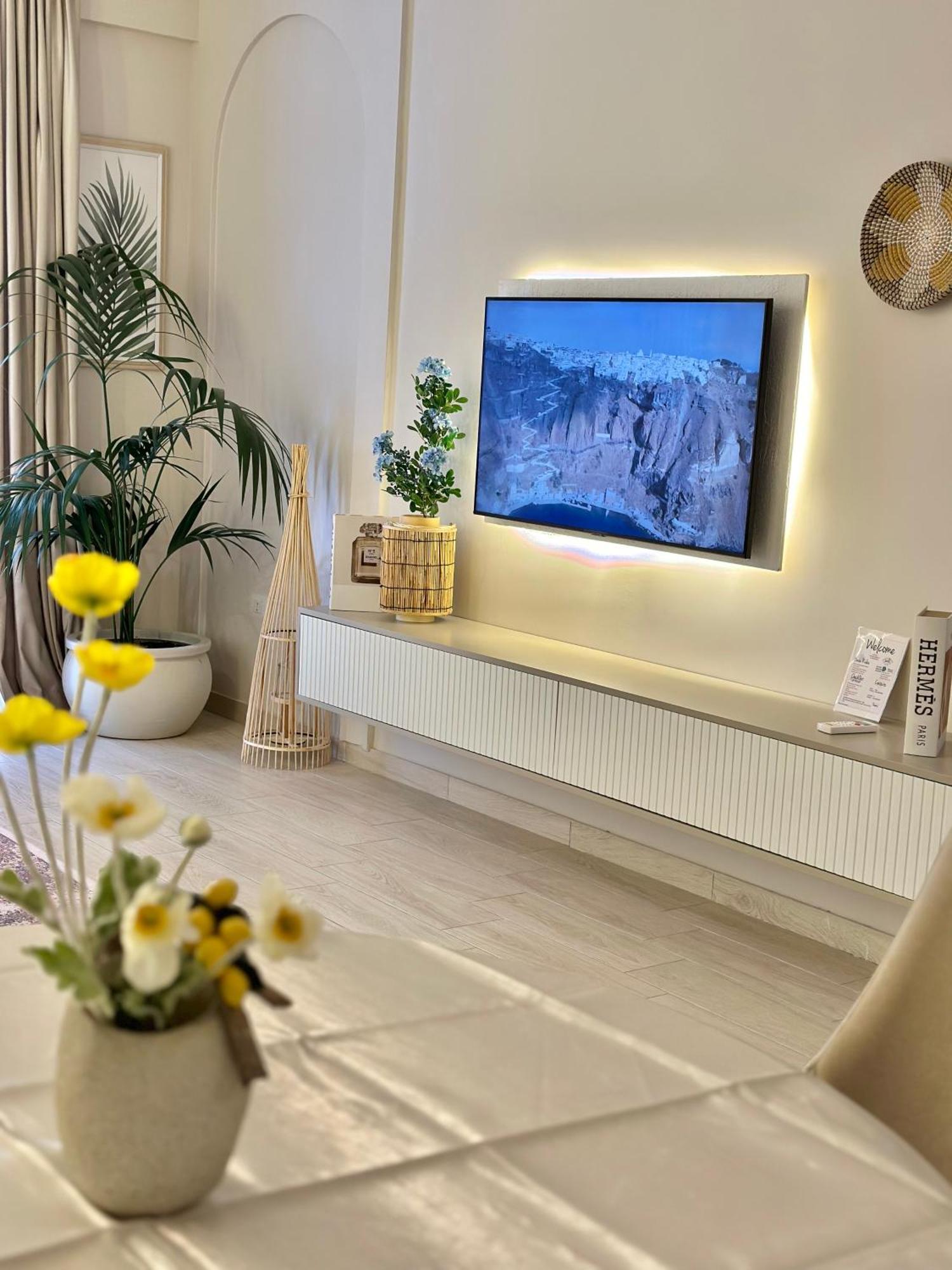 Lungomare Luxury Sea View Apartaments Avlonya Dış mekan fotoğraf