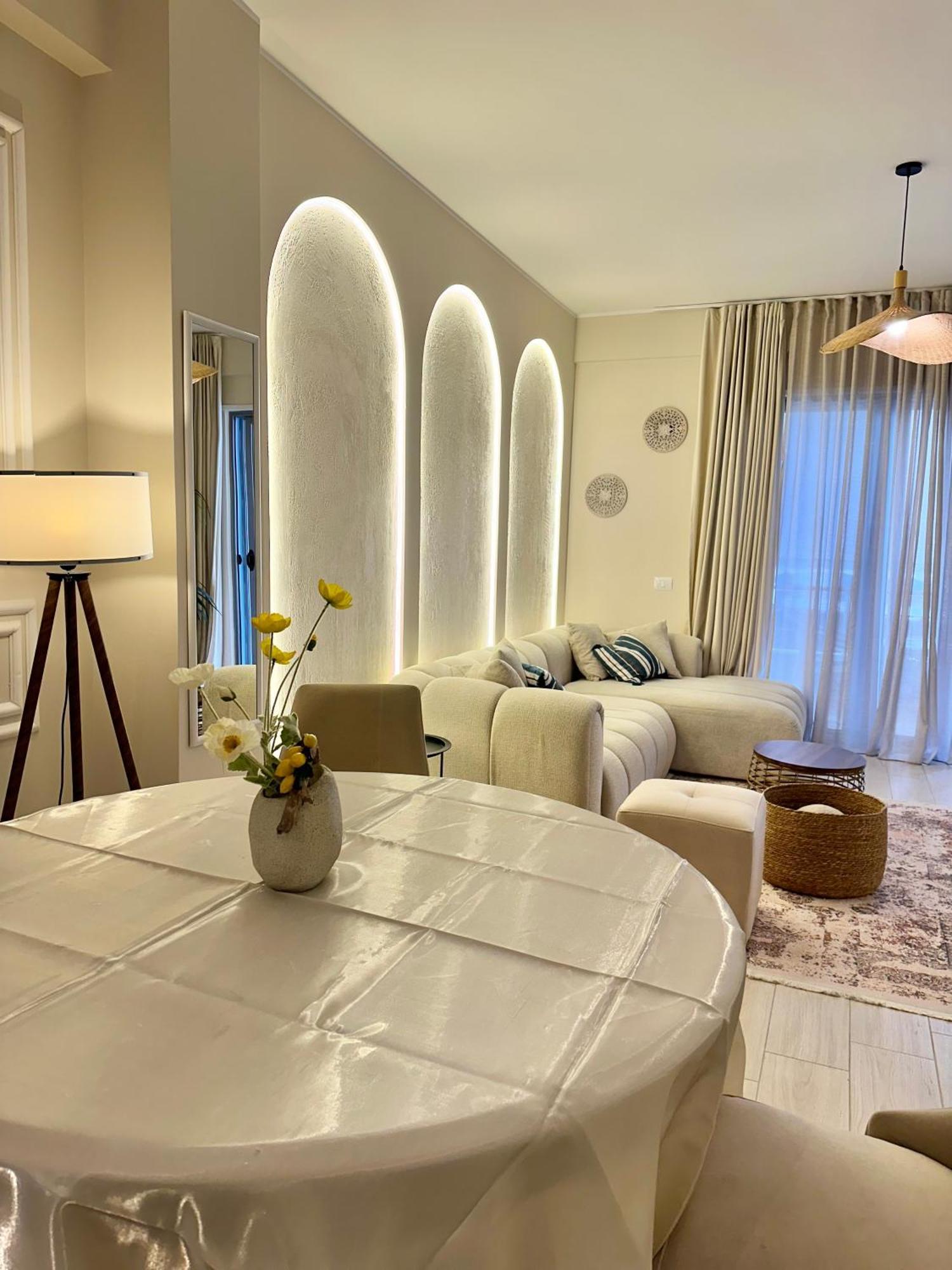 Lungomare Luxury Sea View Apartaments Avlonya Dış mekan fotoğraf
